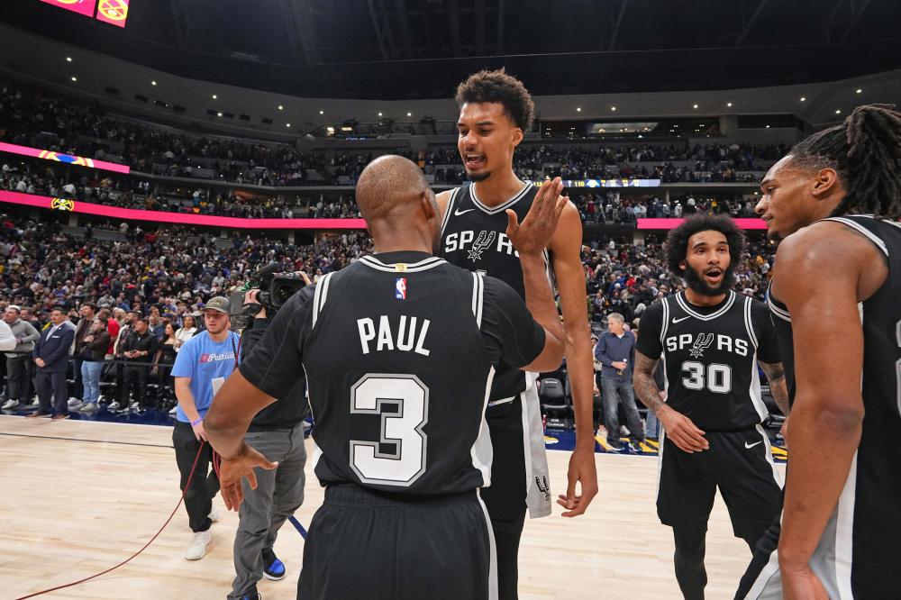 持了高水准 持了高水准